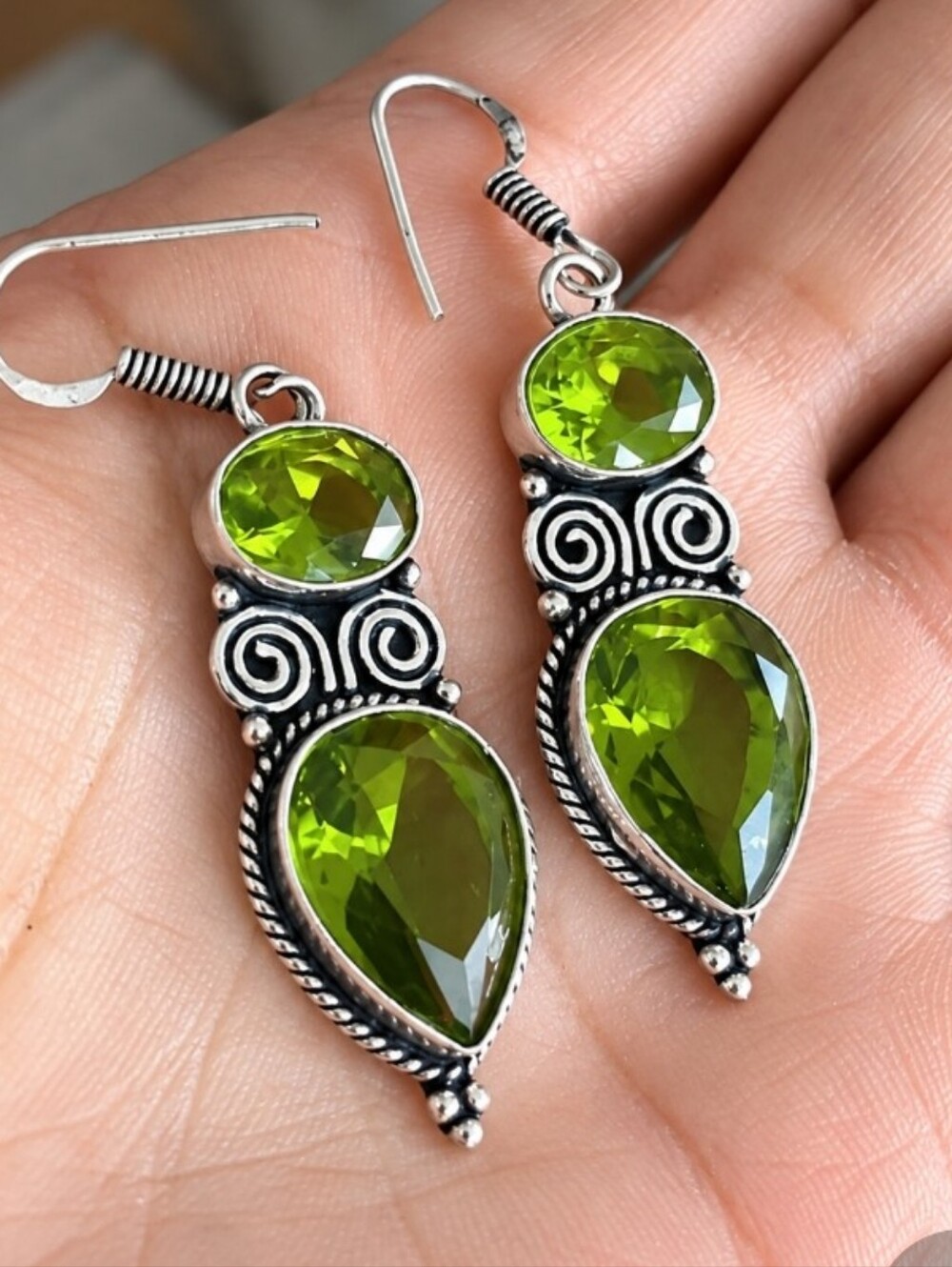 💚Peridot Green Pear Cut Gemstone Earrings Sterling Silver 925